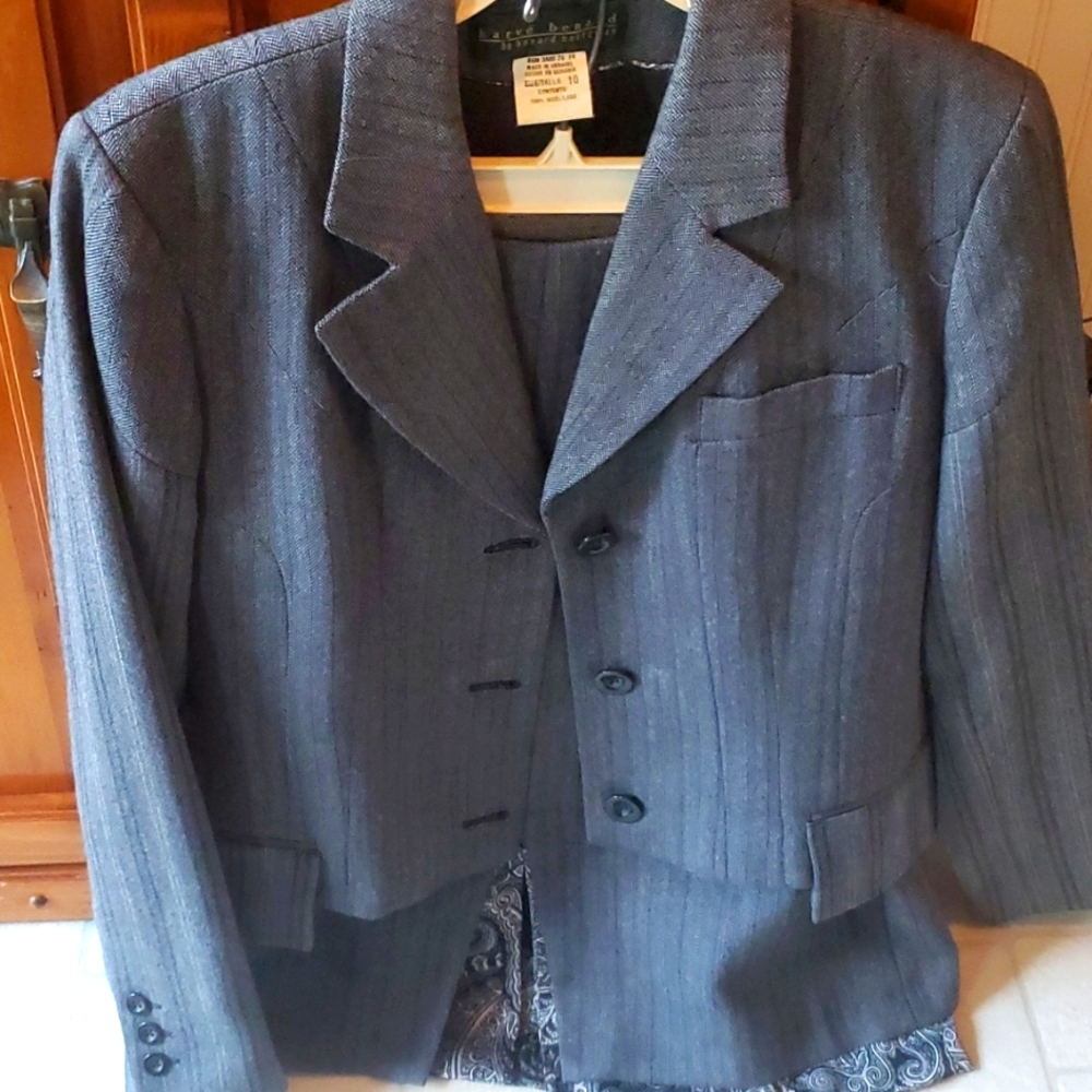 2 pc size 10 striped, paisly lined suit